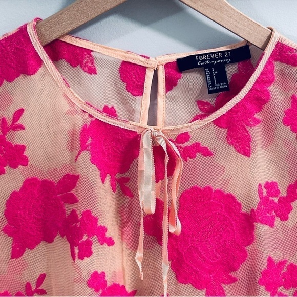FOREVER 21 Contemporary Embroidered Rose Sheer Mesh Shirt Womens Size Small - Picture 2 of 9